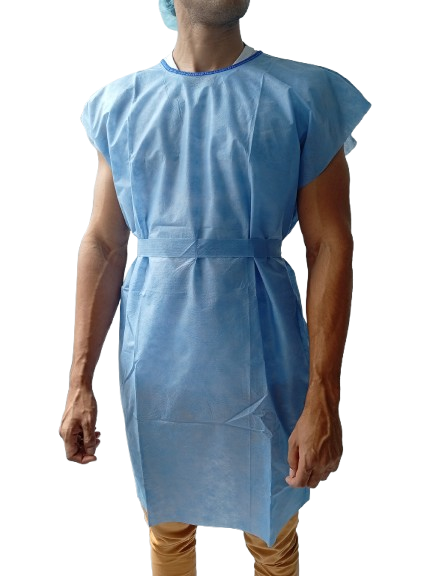 Imagen de una bata de paciente con manga corta, diseñada para garantizar confort y facilidad de uso en hospitales y clínicas. Fabricada con materiales suaves y transpirables, permite una mayor movilidad sin comprometer la higiene y seguridad.
